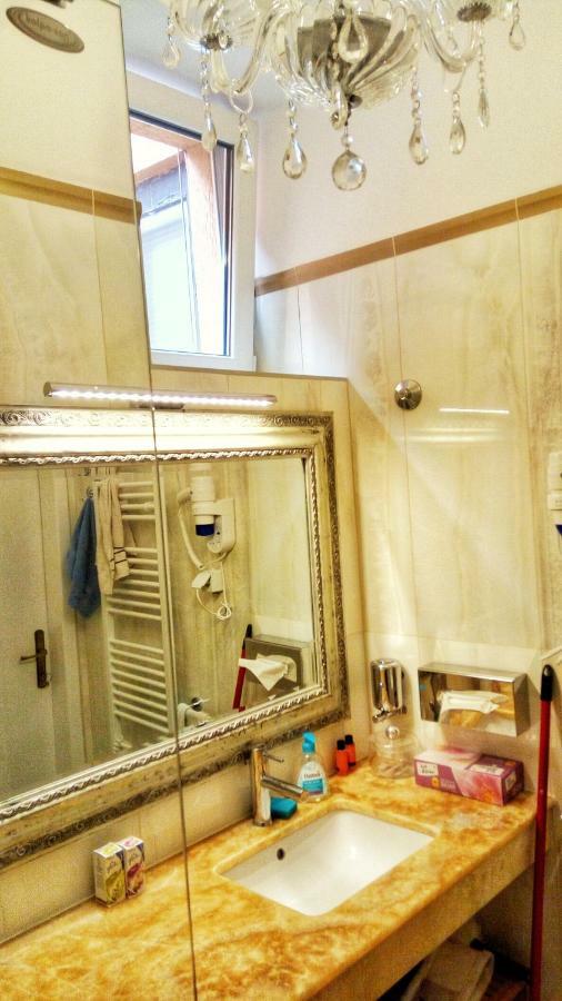 Crown Apartment ซาราเยโว ภายนอก รูปภาพ